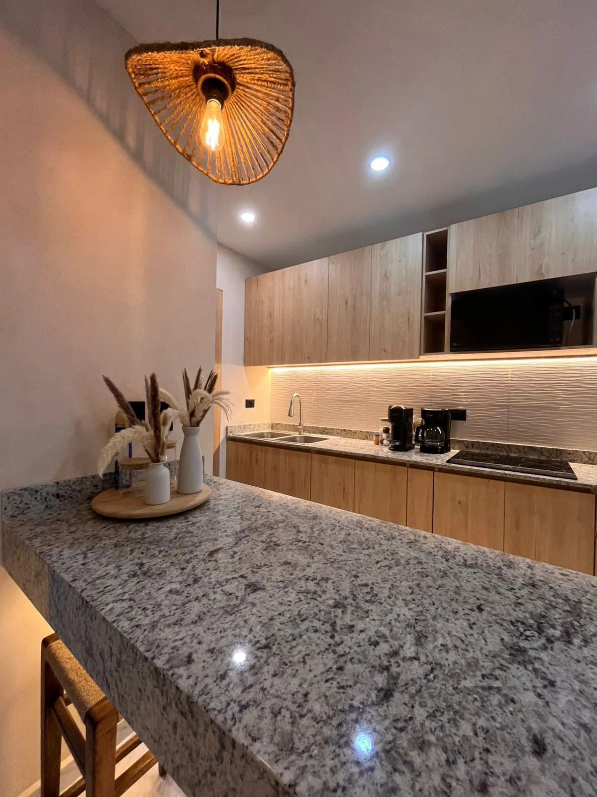 Vida residencial contemporánea en el corazón de la ciudad - 5