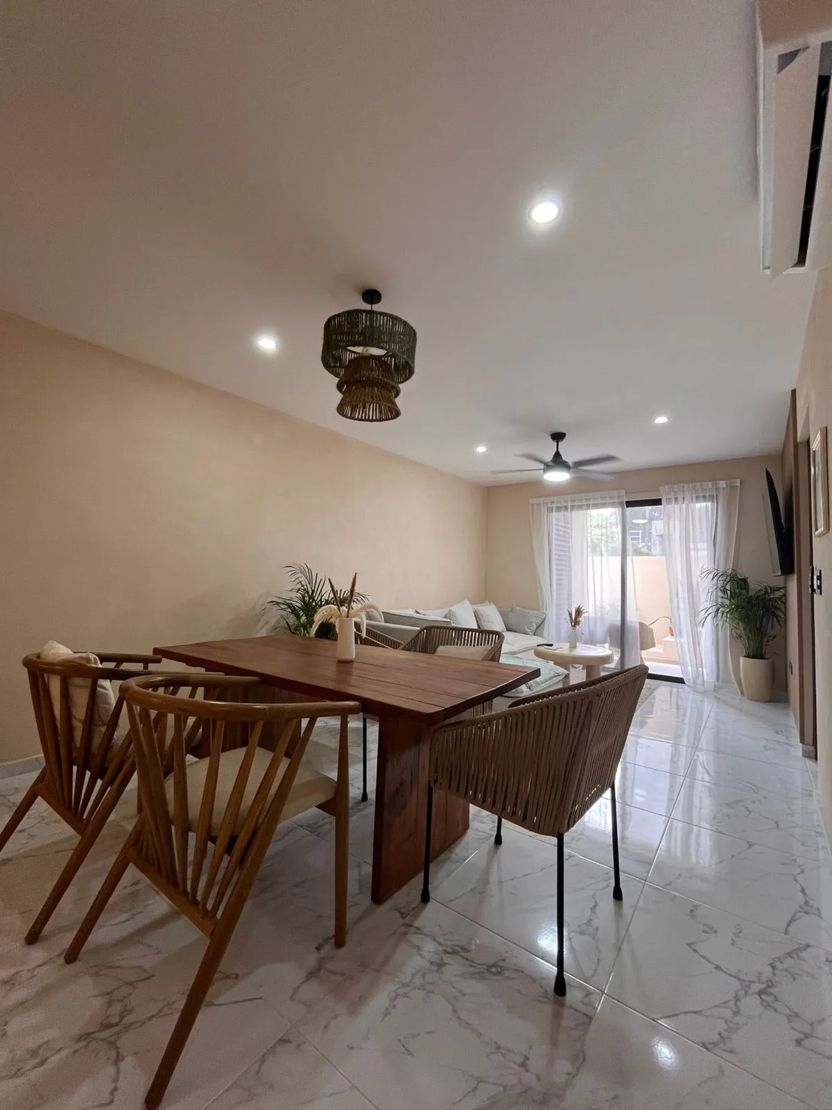 Vida residencial contemporánea en el corazón de la ciudad - 16