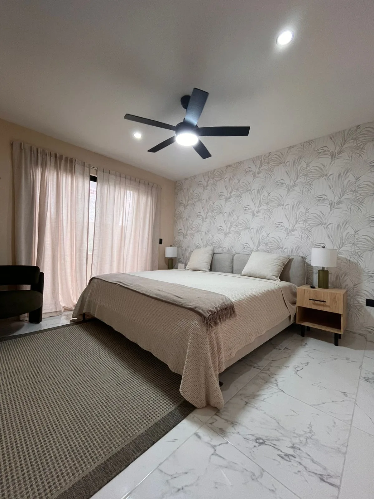Vida residencial contemporánea en el corazón de la ciudad - 13