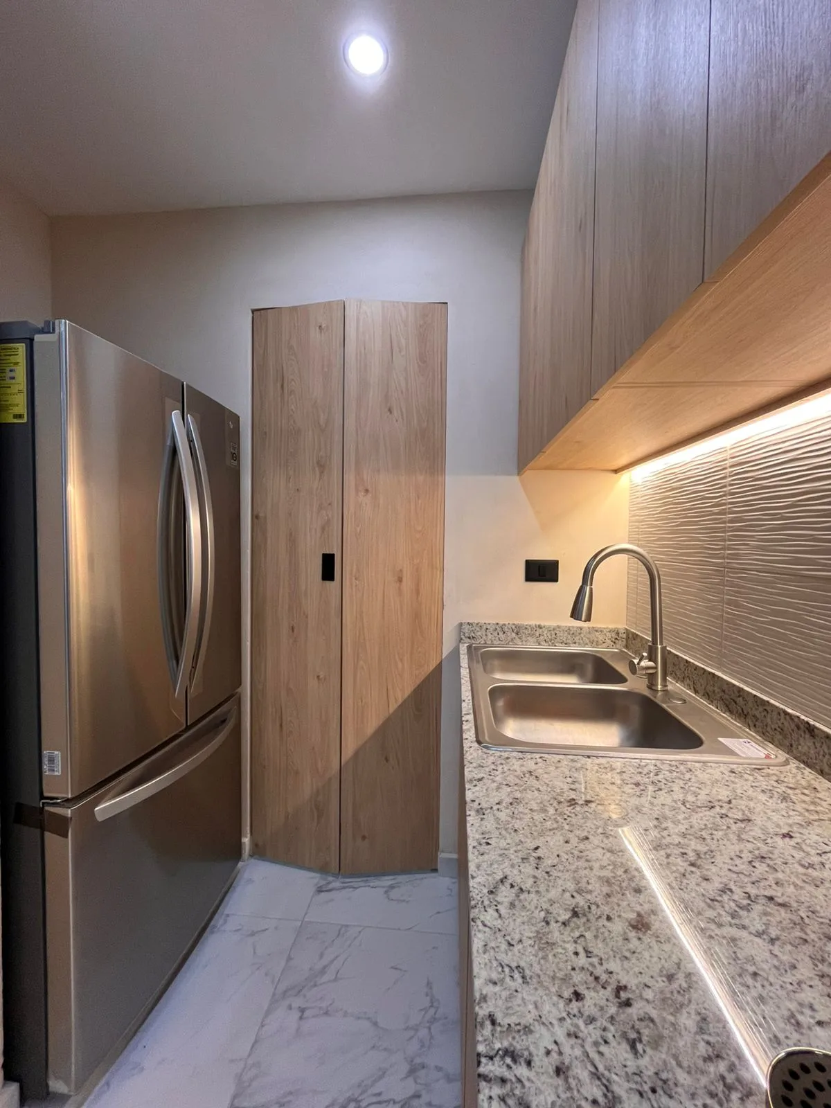 Vida residencial contemporánea en el corazón de la ciudad - 10