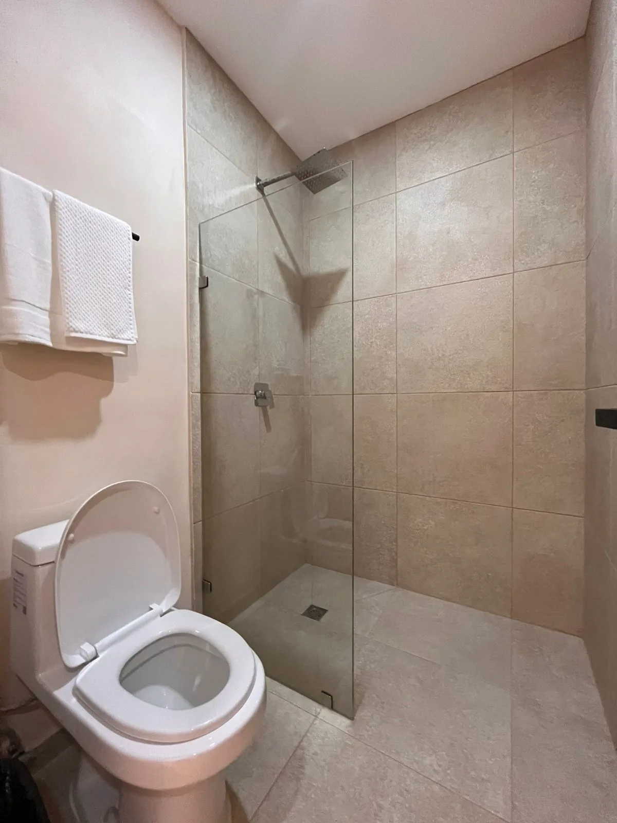 Vida residencial contemporánea en el corazón de la ciudad - 17